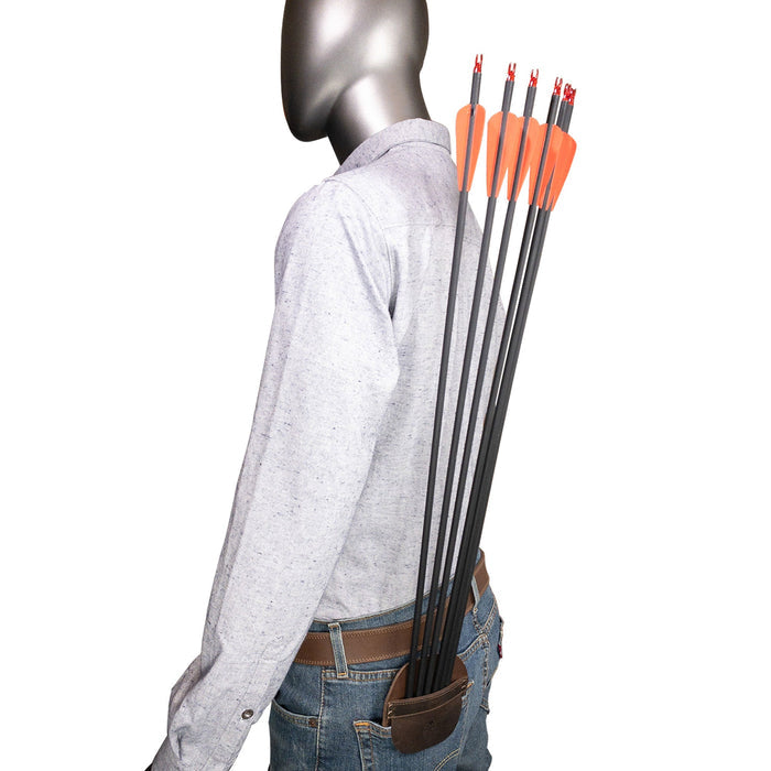 Dimensions of the Back Pocket Quiver by Valhalla Gear displayed with measurements. This handy guide illustrates the sizing for this Classic Bag for Arrows made from Full Grain Leather, emphasizing its artisan quality with Hand Cut and Hand Sewn features, perfect for archers and handmade in La Antigua Guatemala.
