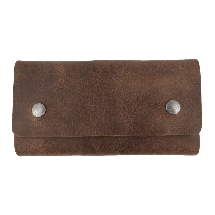 Hide & Drink's Playing Card Case made of Full Grain Leather, featuring a minimalist style with durable design for organizing and storing cards, perfect for travel and poker games. Handmade in La Antigua Guatemala & Oaxaca Mexico, with small batch production and artisan craftsmanship.
