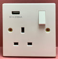 Quadrant XL 1G 13A Swi Skt With 1 Usb Port Dc 5V 2.1A + 1A - QXL4610-USB