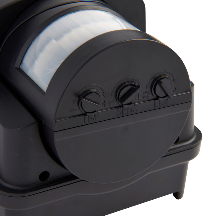 Saxby 48739 Motion PIR 1lt wall IP44 60W